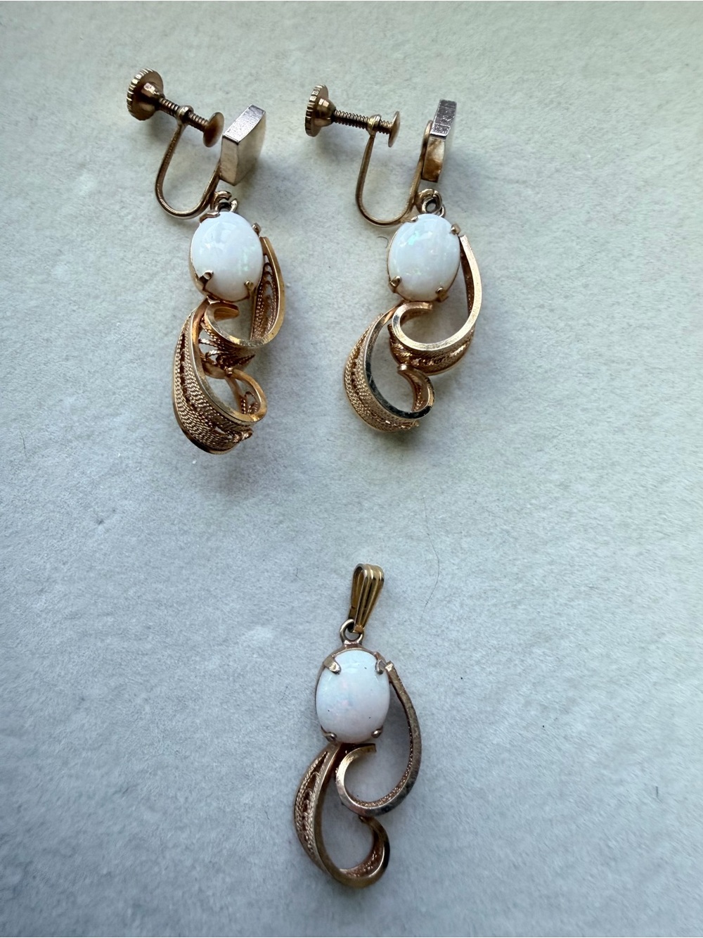 Rare Vintage Wells Inc 12K Gold Filled Opal Filigree Set ✨ Earring & Pendant